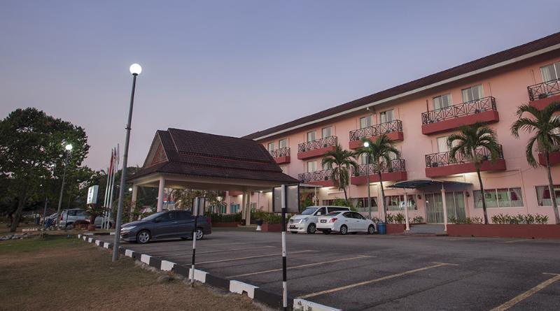 Hotel Seri Malaysia Kepala Batas Exterior photo